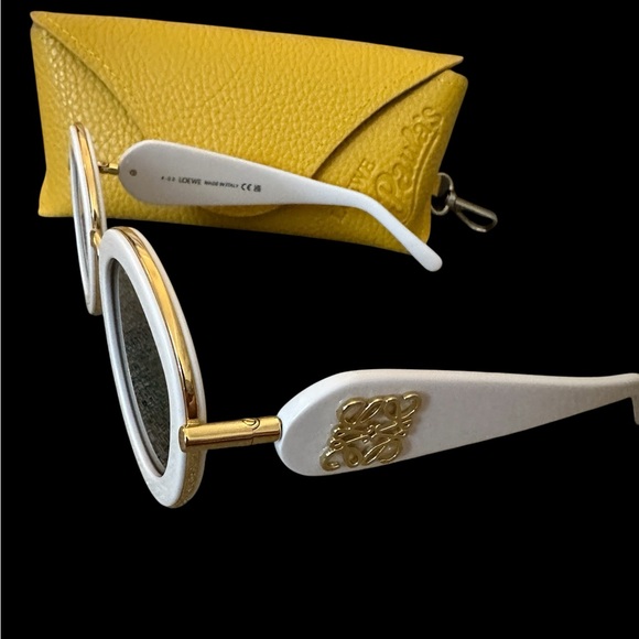 Loewe White Sunglasses Minimalist Design New In Gift Box - Picture 13 of 16